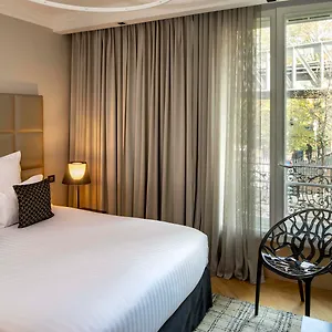 First Tour Eiffel Hotel Paryż